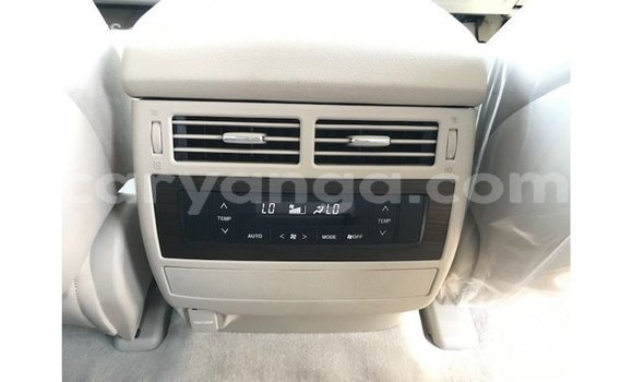 Nunua Imported Toyota Land Cruiser White Gari ndani ya Import - Dubai nchini Malawi Nunua Imported Toyota Land Cruiser White Gari ndani ya Import - Dubai nchini Malawi