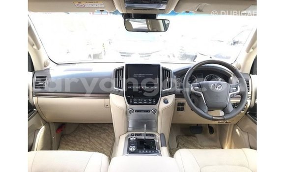 Buy Import Toyota Land Cruiser White Car in Import - Dubai in Malawi Buy Import Toyota Land Cruiser White Car in Import - Dubai in Malawi