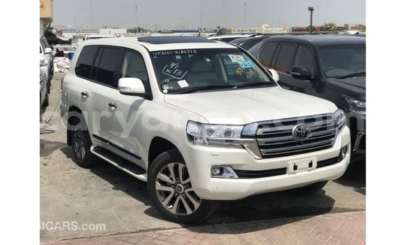 Buy Import Toyota Land Cruiser White Car in Import - Dubai in Malawi Buy Import Toyota Land Cruiser White Car in Import - Dubai in Malawi