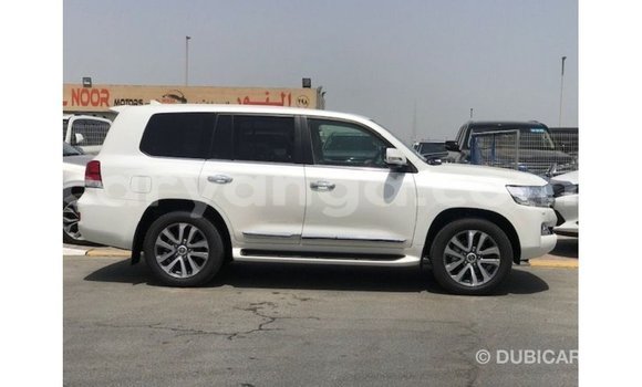 Buy Import Toyota Land Cruiser White Car in Import - Dubai in Malawi Buy Import Toyota Land Cruiser White Car in Import - Dubai in Malawi