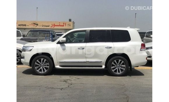 Buy Import Toyota Land Cruiser White Car in Import - Dubai in Malawi Buy Import Toyota Land Cruiser White Car in Import - Dubai in Malawi