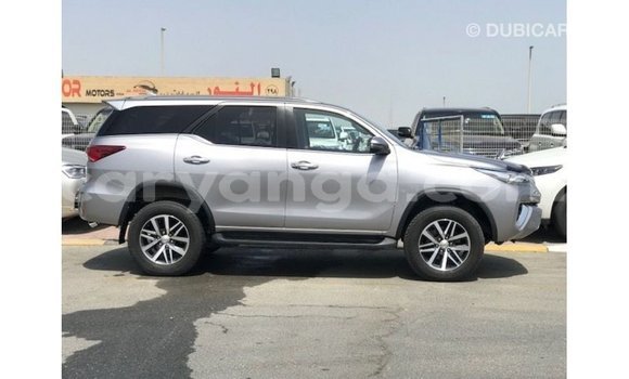 Acheter Import Voiture Toyota Fortuner Autre à Import - Dubai, Malawi Acheter Import Voiture Toyota Fortuner Autre à Import - Dubai, Malawi