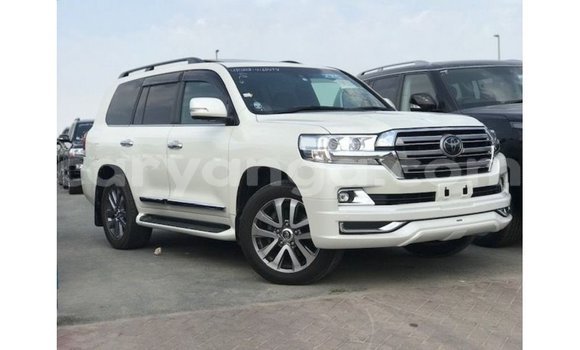 Buy Import Toyota Land Cruiser White Car in Import - Dubai in Malawi Buy Import Toyota Land Cruiser White Car in Import - Dubai in Malawi