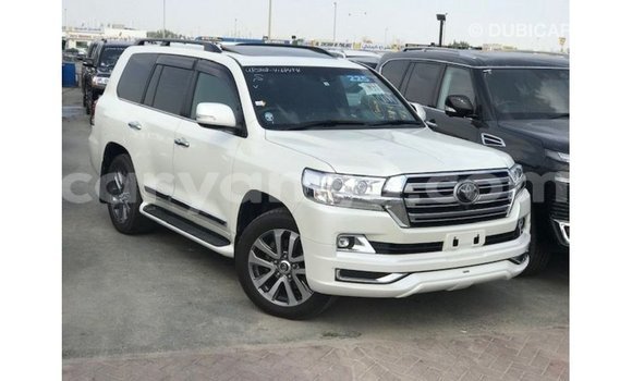 Buy Import Toyota Land Cruiser White Car in Import - Dubai in Malawi Buy Import Toyota Land Cruiser White Car in Import - Dubai in Malawi