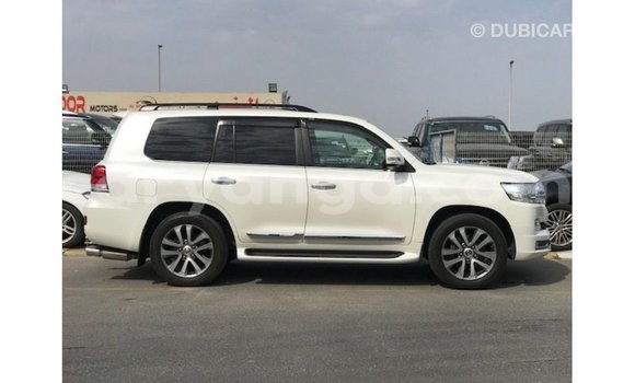 Buy Import Toyota Land Cruiser White Car in Import - Dubai in Malawi Buy Import Toyota Land Cruiser White Car in Import - Dubai in Malawi