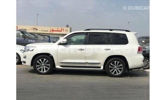 Buy Import Toyota Land Cruiser White Car in Import - Dubai in Malawi Buy Import Toyota Land Cruiser White Car in Import - Dubai in Malawi