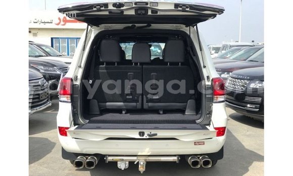 Buy Import Toyota Land Cruiser White Car in Import - Dubai in Malawi Buy Import Toyota Land Cruiser White Car in Import - Dubai in Malawi