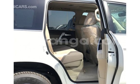 Buy Import Toyota Land Cruiser White Car in Import - Dubai in Malawi Buy Import Toyota Land Cruiser White Car in Import - Dubai in Malawi