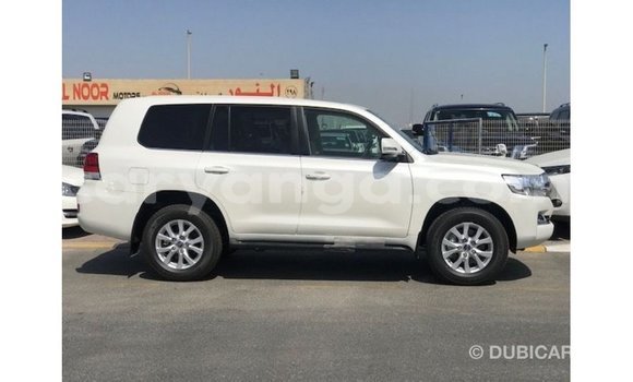 Buy Import Toyota Land Cruiser White Car in Import - Dubai in Malawi Buy Import Toyota Land Cruiser White Car in Import - Dubai in Malawi