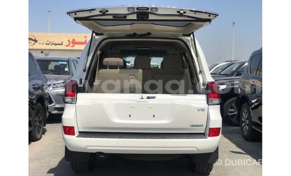 Buy Import Toyota Land Cruiser White Car in Import - Dubai in Malawi Buy Import Toyota Land Cruiser White Car in Import - Dubai in Malawi