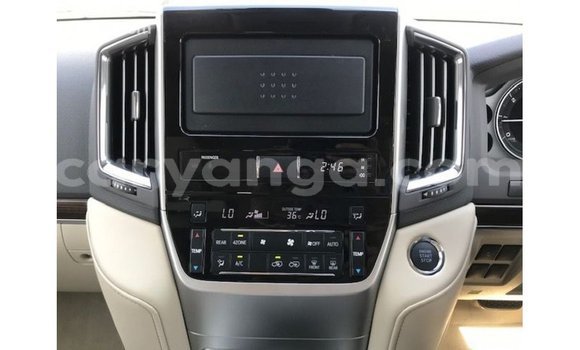Buy Import Toyota Land Cruiser White Car in Import - Dubai in Malawi Buy Import Toyota Land Cruiser White Car in Import - Dubai in Malawi
