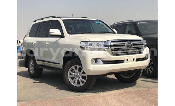 Buy Import Toyota Land Cruiser White Car in Import - Dubai in Malawi Buy Import Toyota Land Cruiser White Car in Import - Dubai in Malawi