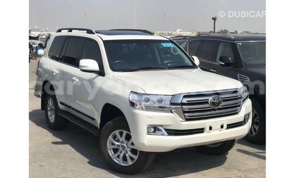 Buy Import Toyota Land Cruiser White Car in Import - Dubai in Malawi Buy Import Toyota Land Cruiser White Car in Import - Dubai in Malawi