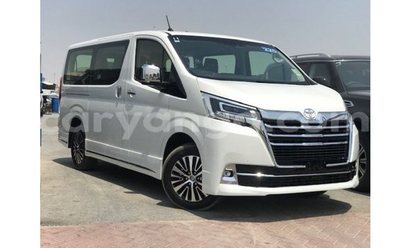 Buy Import Toyota Granvia White Car in Import - Dubai in Malawi
