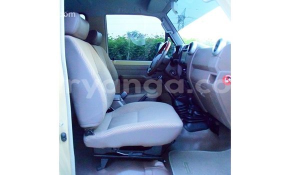 Buy Import Toyota Land Cruiser Beige Car in Import - Dubai in Malawi Buy Import Toyota Land Cruiser Beige Car in Import - Dubai in Malawi