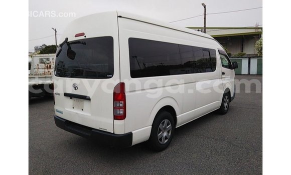 Acheter Import Voiture Toyota Hiace Blanc à Import - Dubai, Malawi Acheter Import Voiture Toyota Hiace Blanc à Import - Dubai, Malawi
