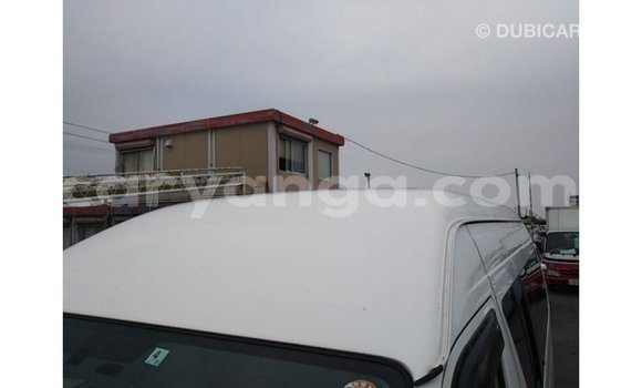 Acheter Import Voiture Toyota Hiace Blanc à Import - Dubai, Malawi Acheter Import Voiture Toyota Hiace Blanc à Import - Dubai, Malawi