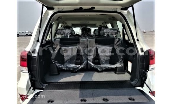 Buy Import Toyota Land Cruiser White Car in Import - Dubai in Malawi Buy Import Toyota Land Cruiser White Car in Import - Dubai in Malawi