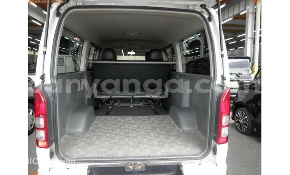 Nunua Imported Toyota Hiace White Gari ndani ya Import - Dubai nchini Malawi Nunua Imported Toyota Hiace White Gari ndani ya Import - Dubai nchini Malawi