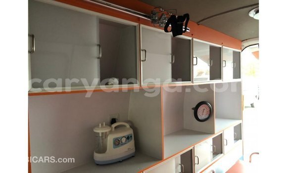 Nunua Imported Toyota Hiace White Gari ndani ya Import - Dubai nchini Malawi Nunua Imported Toyota Hiace White Gari ndani ya Import - Dubai nchini Malawi