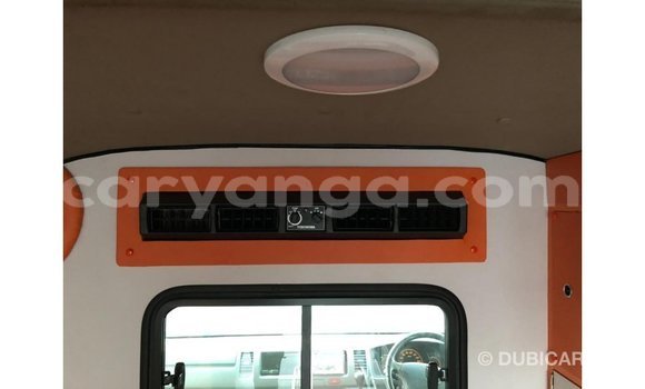 Nunua Imported Toyota Hiace White Gari ndani ya Import - Dubai nchini Malawi Nunua Imported Toyota Hiace White Gari ndani ya Import - Dubai nchini Malawi
