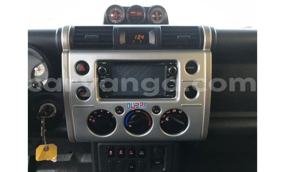 Acheter Import Voiture Toyota FJ Cruiser Blanc à Import - Dubai, Malawi Acheter Import Voiture Toyota FJ Cruiser Blanc à Import - Dubai, Malawi