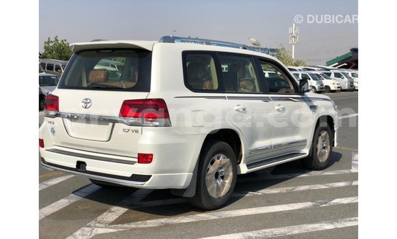 Nunua Imported Toyota Land Cruiser White Gari ndani ya Import - Dubai nchini Malawi Nunua Imported Toyota Land Cruiser White Gari ndani ya Import - Dubai nchini Malawi