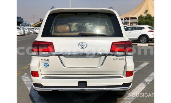 Nunua Imported Toyota Land Cruiser White Gari ndani ya Import - Dubai nchini Malawi Nunua Imported Toyota Land Cruiser White Gari ndani ya Import - Dubai nchini Malawi