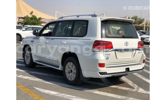 Nunua Imported Toyota Land Cruiser White Gari ndani ya Import - Dubai nchini Malawi Nunua Imported Toyota Land Cruiser White Gari ndani ya Import - Dubai nchini Malawi
