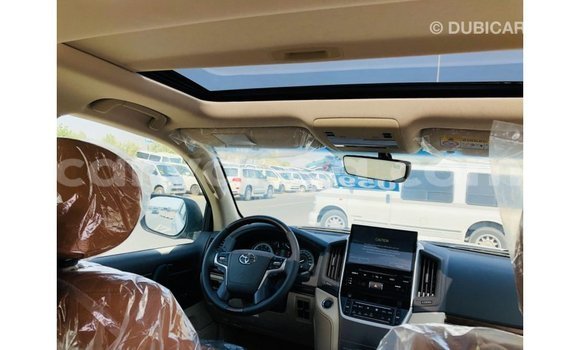 Nunua Imported Toyota Land Cruiser White Gari ndani ya Import - Dubai nchini Malawi Nunua Imported Toyota Land Cruiser White Gari ndani ya Import - Dubai nchini Malawi