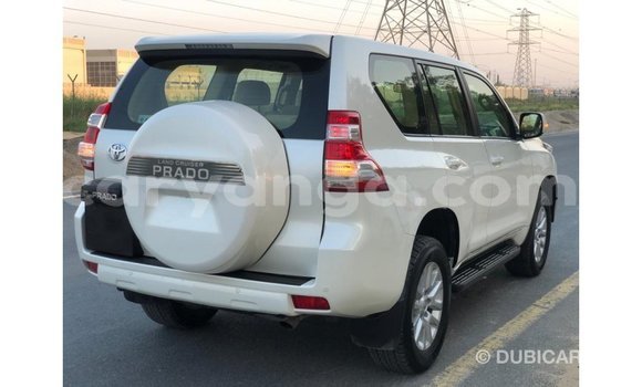 Acheter Import Voiture Toyota Prado Blanc à Import - Dubai, Malawi Acheter Import Voiture Toyota Prado Blanc à Import - Dubai, Malawi