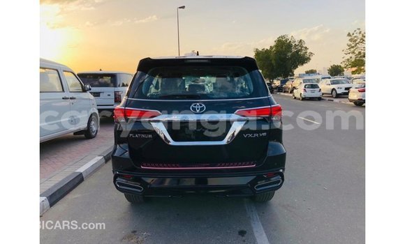 Acheter Import Voiture Toyota Fortuner Noir à Import - Dubai, Malawi Acheter Import Voiture Toyota Fortuner Noir à Import - Dubai, Malawi