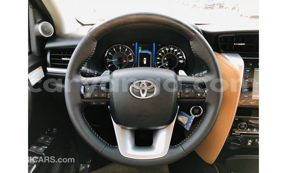 Acheter Import Voiture Toyota Fortuner Noir à Import - Dubai, Malawi Acheter Import Voiture Toyota Fortuner Noir à Import - Dubai, Malawi