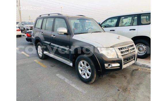 Acheter Import Voiture Mitsubishi Pajero Noir à Import - Dubai, Malawi Acheter Import Voiture Mitsubishi Pajero Noir à Import - Dubai, Malawi
