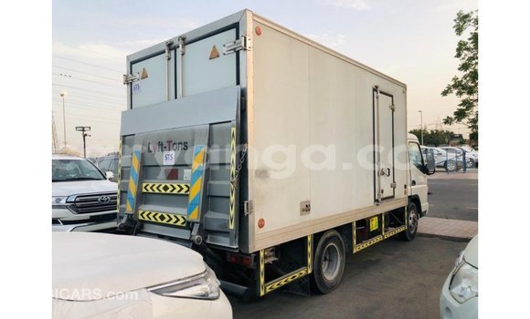 Nunua Imported Mitsubishi Canter White Gari ndani ya Import - Dubai nchini Malawi Nunua Imported Mitsubishi Canter White Gari ndani ya Import - Dubai nchini Malawi