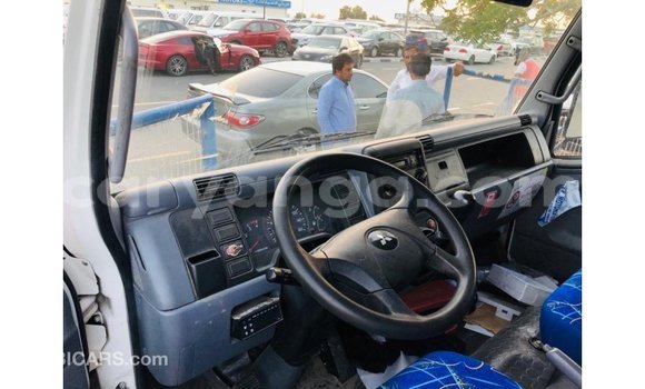 Nunua Imported Mitsubishi Canter White Gari ndani ya Import - Dubai nchini Malawi Nunua Imported Mitsubishi Canter White Gari ndani ya Import - Dubai nchini Malawi