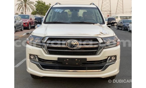 Nunua Imported Toyota Land Cruiser White Gari ndani ya Import - Dubai nchini Malawi Nunua Imported Toyota Land Cruiser White Gari ndani ya Import - Dubai nchini Malawi