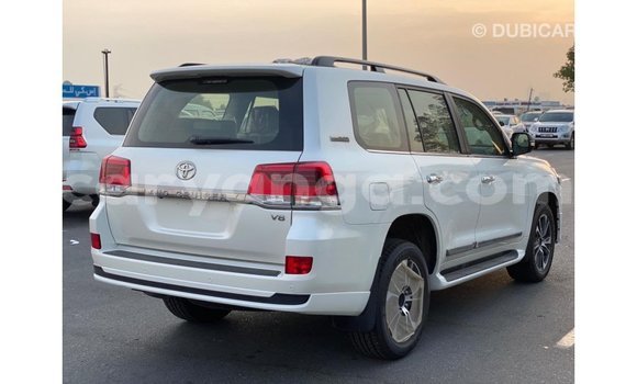 Nunua Imported Toyota Land Cruiser White Gari ndani ya Import - Dubai nchini Malawi Nunua Imported Toyota Land Cruiser White Gari ndani ya Import - Dubai nchini Malawi