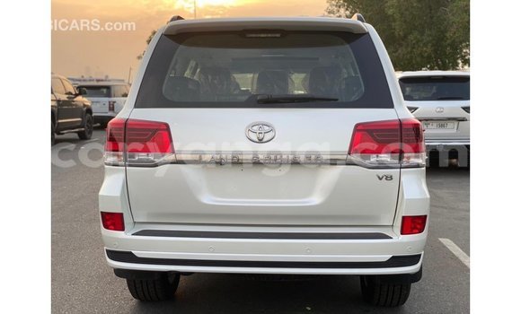 Nunua Imported Toyota Land Cruiser White Gari ndani ya Import - Dubai nchini Malawi Nunua Imported Toyota Land Cruiser White Gari ndani ya Import - Dubai nchini Malawi