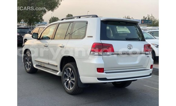 Nunua Imported Toyota Land Cruiser White Gari ndani ya Import - Dubai nchini Malawi Nunua Imported Toyota Land Cruiser White Gari ndani ya Import - Dubai nchini Malawi