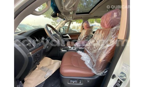 Nunua Imported Toyota Land Cruiser White Gari ndani ya Import - Dubai nchini Malawi Nunua Imported Toyota Land Cruiser White Gari ndani ya Import - Dubai nchini Malawi