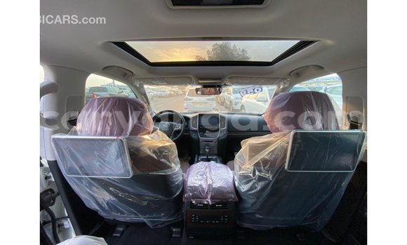 Nunua Imported Toyota Land Cruiser White Gari ndani ya Import - Dubai nchini Malawi Nunua Imported Toyota Land Cruiser White Gari ndani ya Import - Dubai nchini Malawi