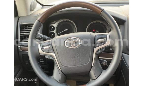 Nunua Imported Toyota Land Cruiser White Gari ndani ya Import - Dubai nchini Malawi Nunua Imported Toyota Land Cruiser White Gari ndani ya Import - Dubai nchini Malawi