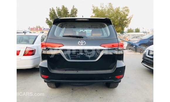 Nunua Imported Toyota Fortuner Black Gari ndani ya Import - Dubai nchini Malawi Nunua Imported Toyota Fortuner Black Gari ndani ya Import - Dubai nchini Malawi