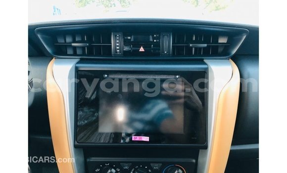 Nunua Imported Toyota Fortuner Black Gari ndani ya Import - Dubai nchini Malawi Nunua Imported Toyota Fortuner Black Gari ndani ya Import - Dubai nchini Malawi