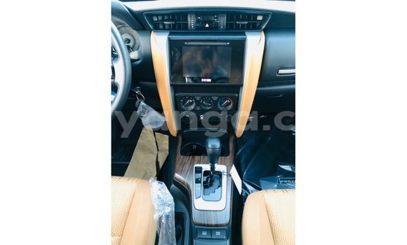 Nunua Imported Toyota Fortuner Black Gari ndani ya Import - Dubai nchini Malawi Nunua Imported Toyota Fortuner Black Gari ndani ya Import - Dubai nchini Malawi