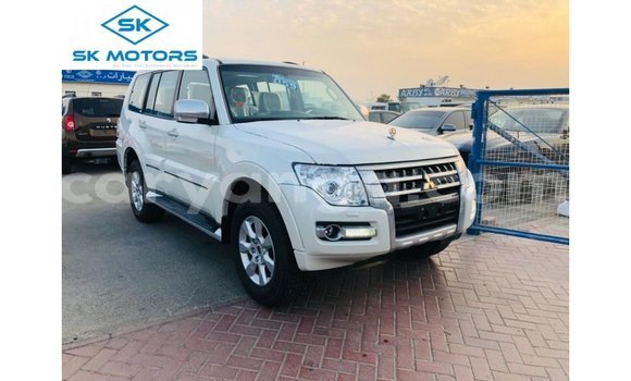Acheter Import Voiture Mitsubishi Pajero Blanc à Import - Dubai, Malawi Acheter Import Voiture Mitsubishi Pajero Blanc à Import - Dubai, Malawi