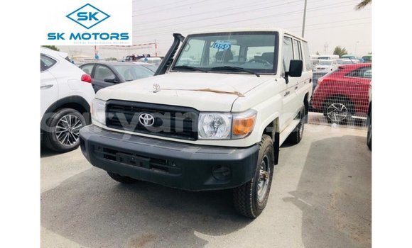 Nunua Imported Toyota Land Cruiser White Gari ndani ya Import - Dubai nchini Malawi Nunua Imported Toyota Land Cruiser White Gari ndani ya Import - Dubai nchini Malawi