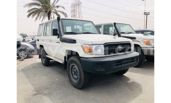Nunua Imported Toyota Land Cruiser White Gari ndani ya Import - Dubai nchini Malawi Nunua Imported Toyota Land Cruiser White Gari ndani ya Import - Dubai nchini Malawi