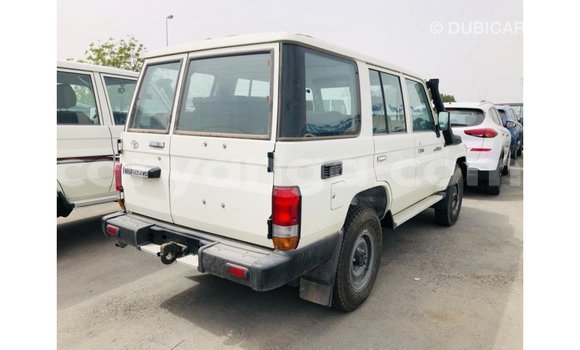 Nunua Imported Toyota Land Cruiser White Gari ndani ya Import - Dubai nchini Malawi Nunua Imported Toyota Land Cruiser White Gari ndani ya Import - Dubai nchini Malawi